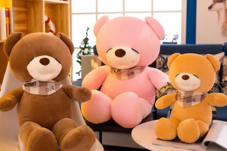 Teddy bear soft toy with eyes closed (1)