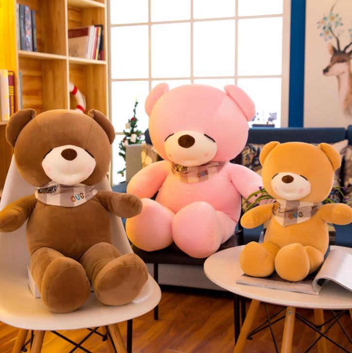 Teddy bear soft toy with eyes closed (1)